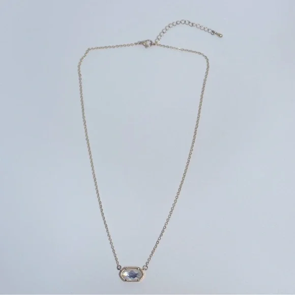 Gold Pendant Necklace - Picture 1 of 1